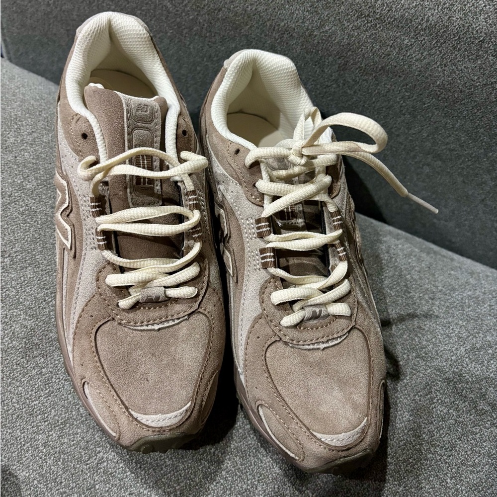 New Balance 204L - Picture 3 of 5